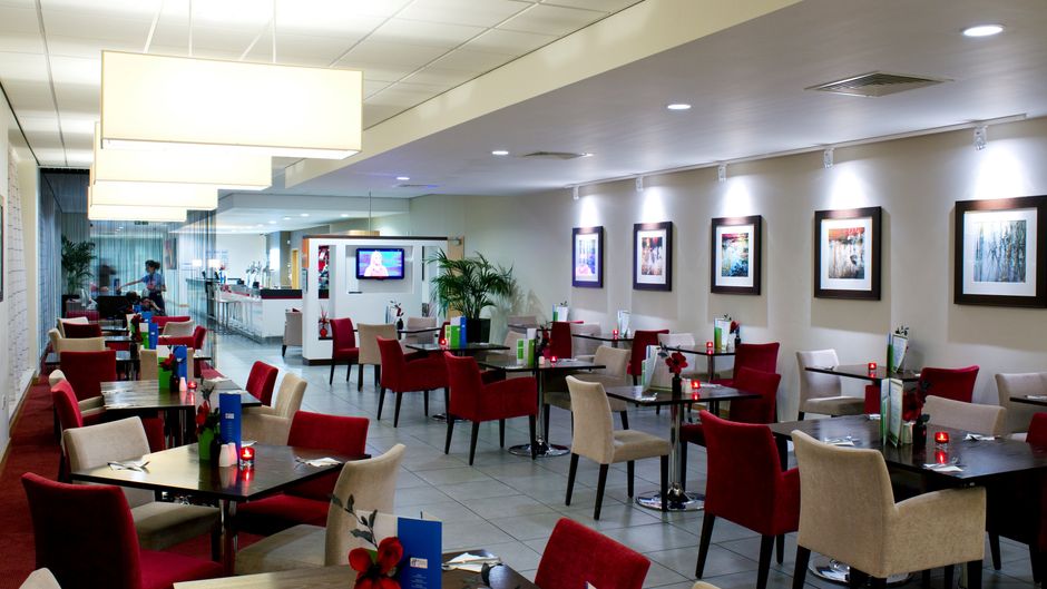 Holiday Inn Express Rotherham North Restaurant
