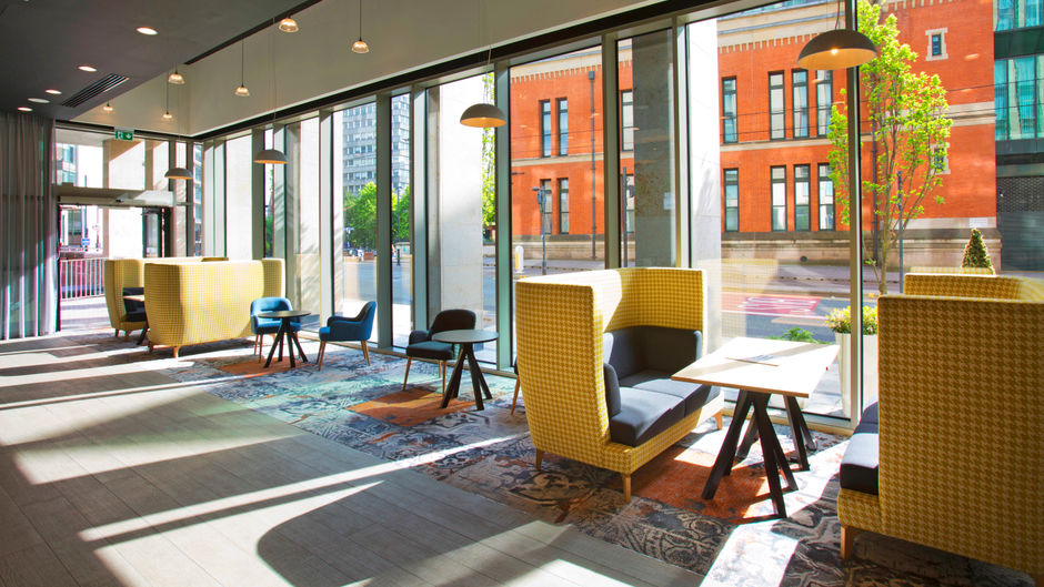 Holiday Inn - Manchester City Center Lobby