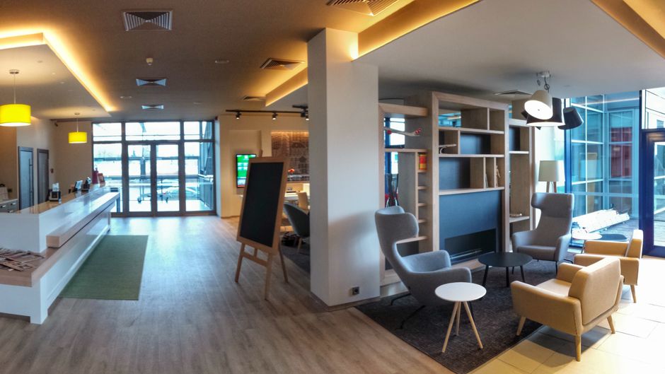 Holiday Inn Prague Airport Lobby