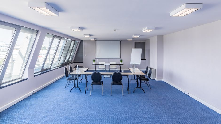 Holiday Inn Express Lisbon Airport Meeting