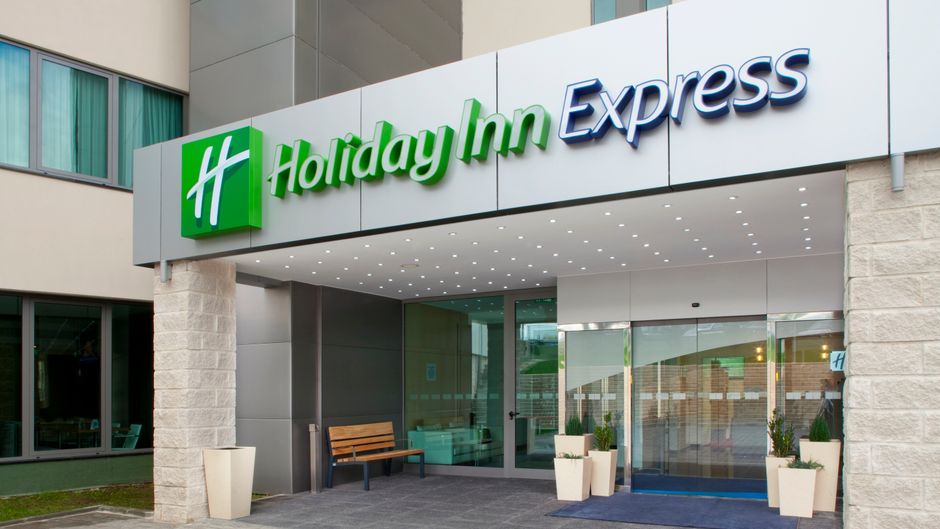 Holiday Inn Express Lisbon Airport Exterior