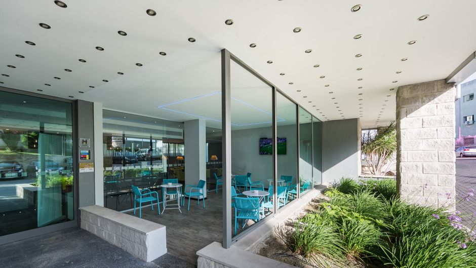 Holiday Inn Express Lisbon Airport Lobby