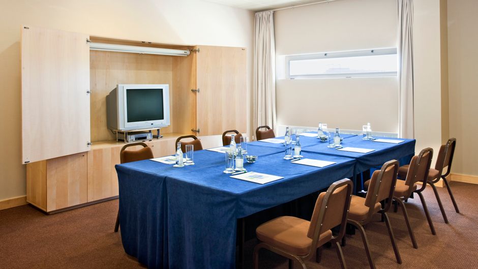 Holiday Inn Express Lisbon-Oeiras Meeting
