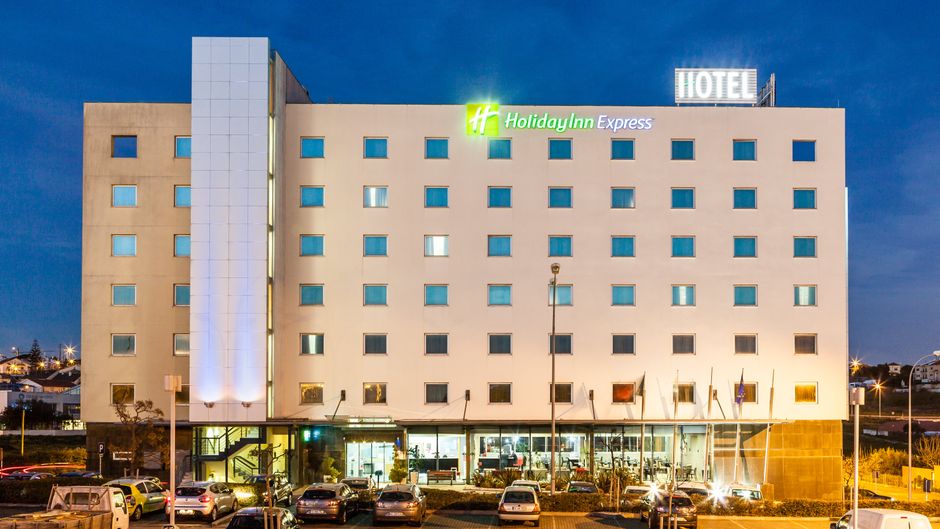Holiday Inn Express Lisbon-Oeiras Exterior