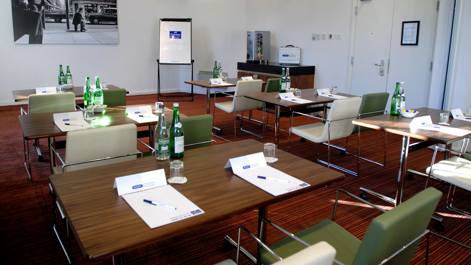 Holiday Inn Express London City Meeting