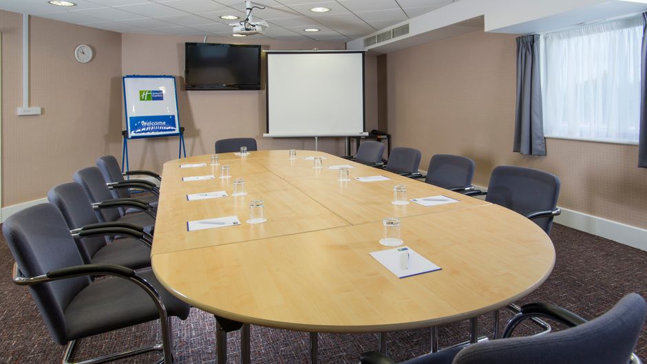 Holiday Inn Express Epsom Downs Meeting