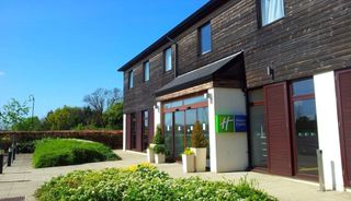 Holiday Inn Express Epsom Downs
