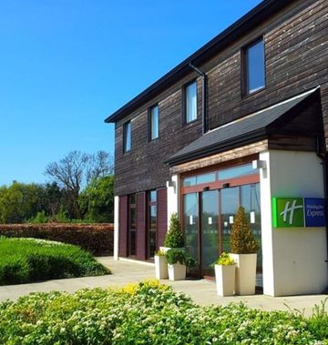 Holiday Inn Express Epsom Downs