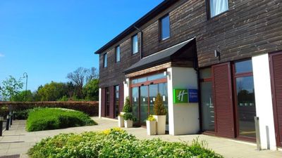Holiday Inn Express Epsom Downs