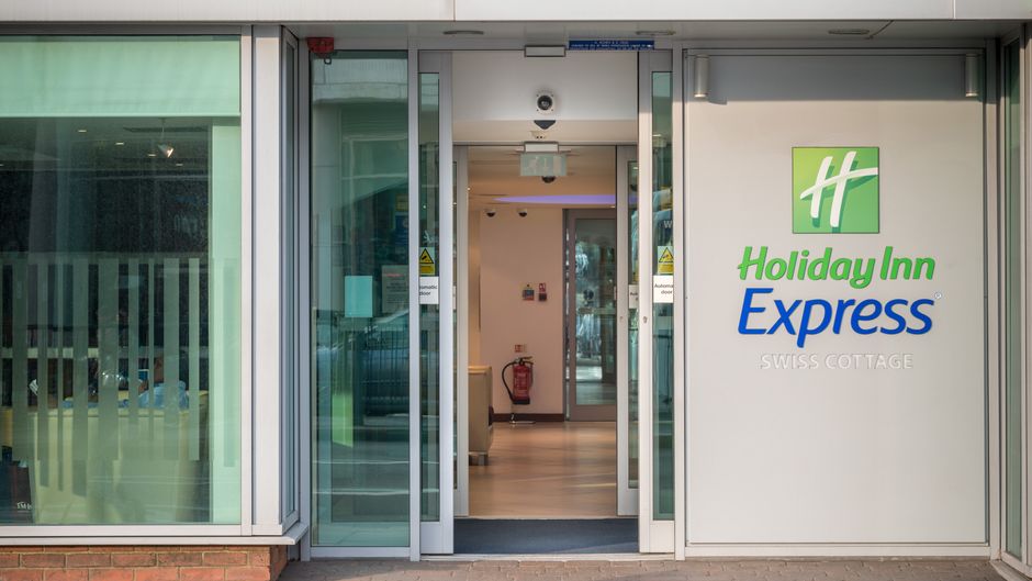 Holiday Inn Express Swiss Cottage Exterior