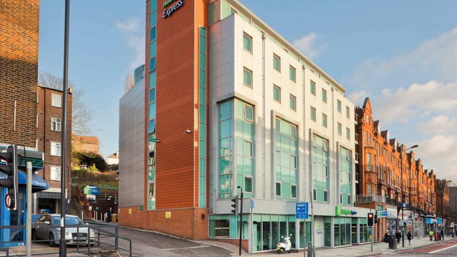Holiday Inn Express Swiss Cottage Exterior