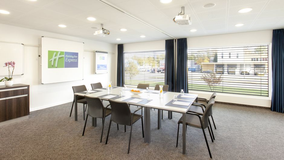 Holiday Inn Express Zurich Airport Meeting