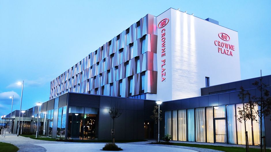 Crowne Plaza Aberdeen Airport Exterior