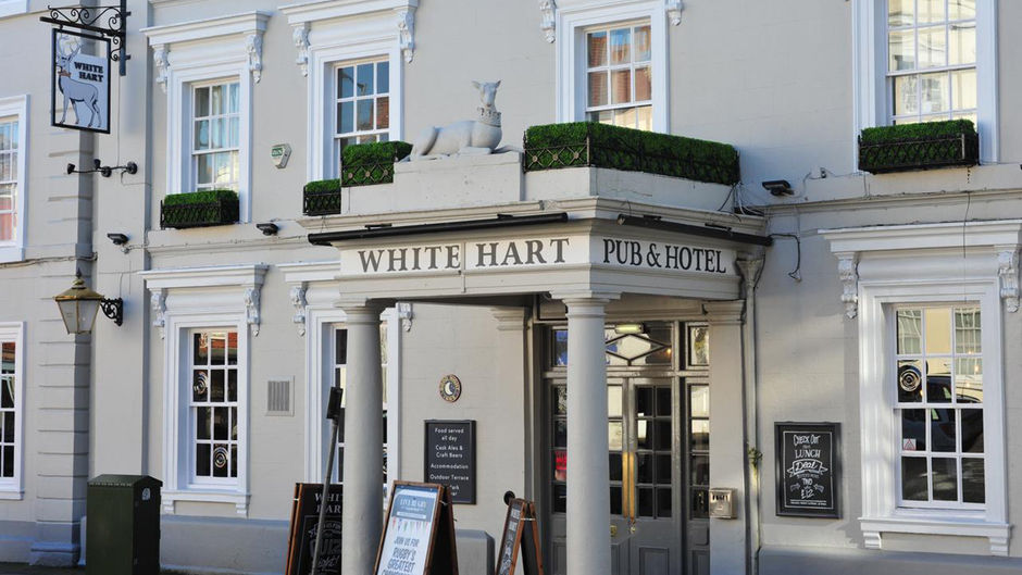White Hart Hotel Buckingham Exterior