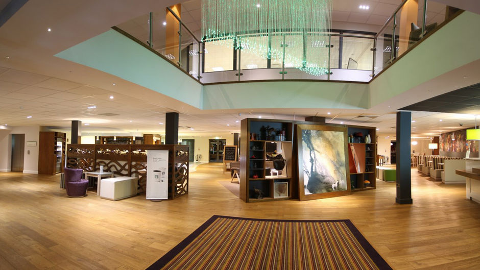 Holiday Inn Huntingdon Racecourse Lobby