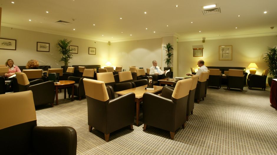 Holiday Inn Leeds-Wakefield Lobby