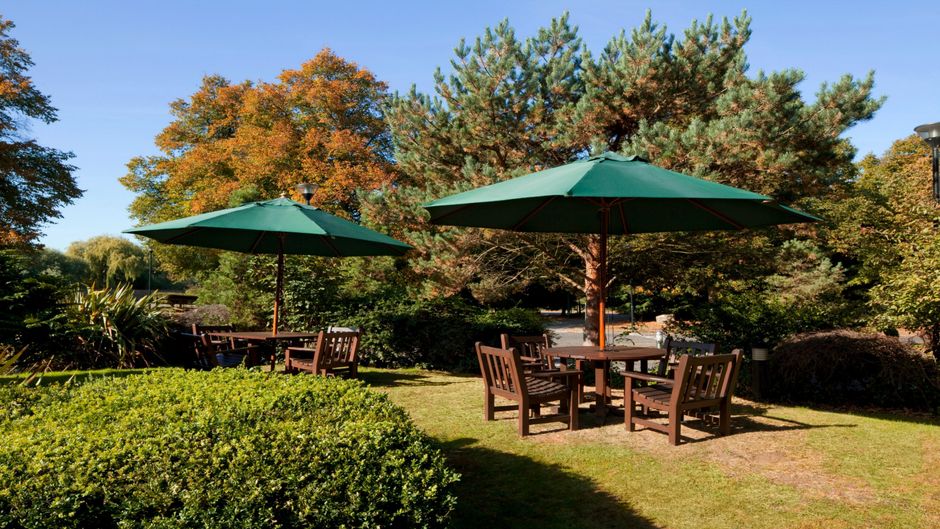 Holiday Inn Northampton Exterior
