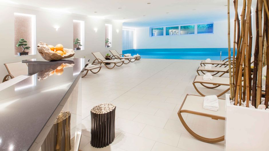 Crowne Plaza Berlin City Centre Pool