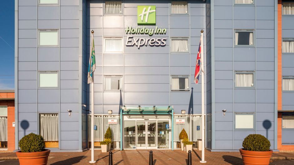 Holiday Inn Express Oxford Exterior