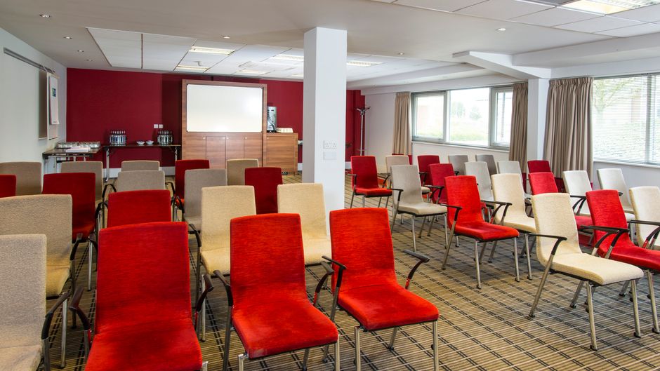 Holiday Inn Express Northampton Meeting