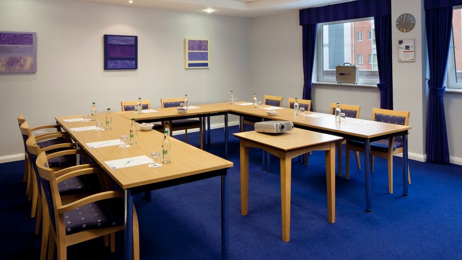 Holiday Inn Express Gunwharf Quays Meeting