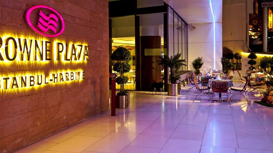 Crowne Plaza Istanbul Harbiye Exterior