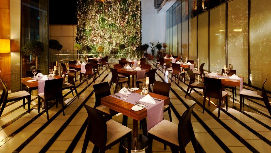 Crowne Plaza Istanbul Harbiye Lobby