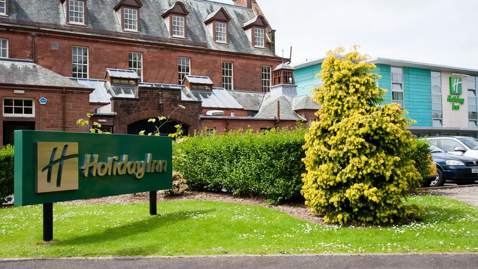 Holiday Inn Dumfries Exterior