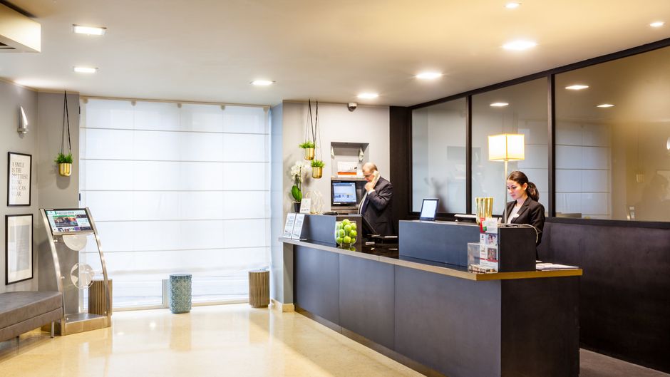 Holiday Inn Milan-Garibaldi Station Lobby