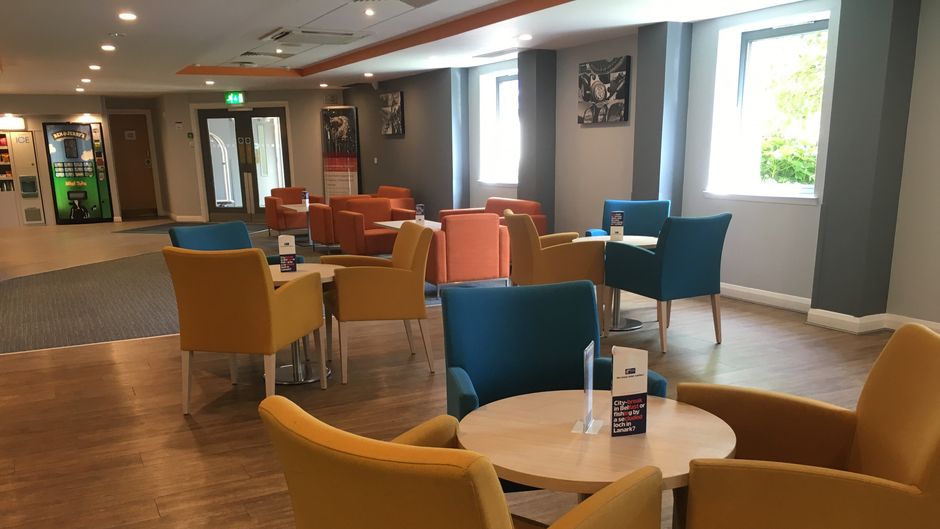 Holiday Inn Express-Castle Bromwich Lobby