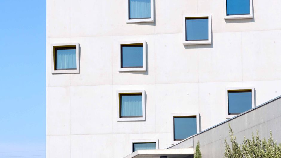 Holiday Inn Express Odysseum Exterior