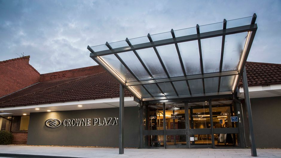 Crowne Plaza Basingstoke Exterior