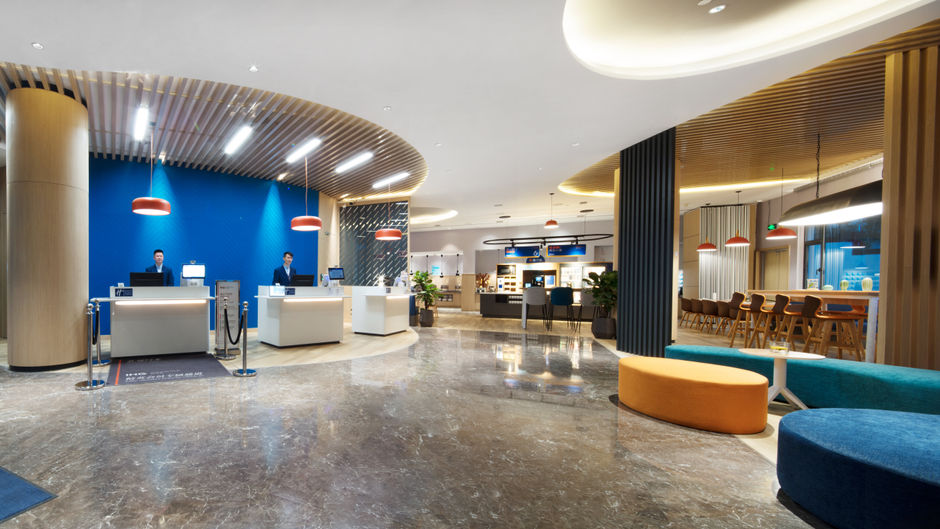 Holiday Inn Express Suzhou Zhouzhuang Lobby
