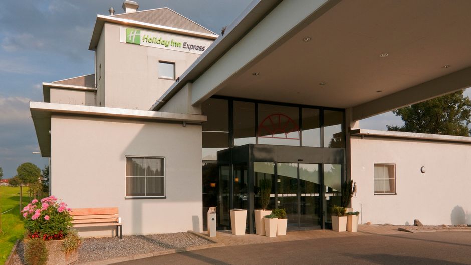 Holiday Inn Express Luzern-Neuenkirch Exterior