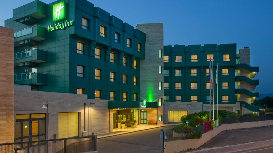 Holiday Inn Cagliari Exterior