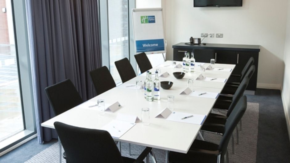 Holiday Inn Express-MEN Arena Meeting