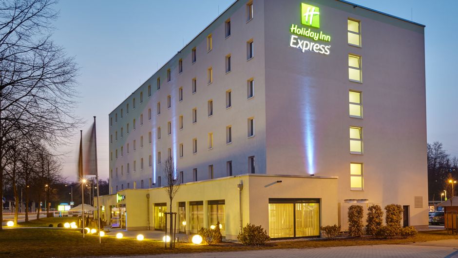 Holiday Inn Express Neunkirchen Exterior