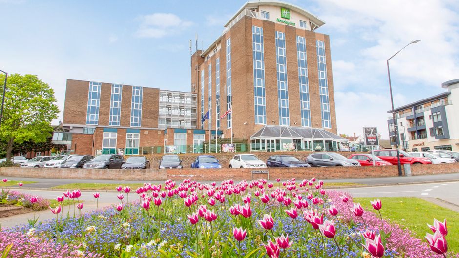 Holiday Inn Kenilworth Exterior