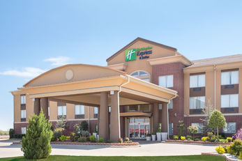 Holiday Inn Express Hotel & Suites