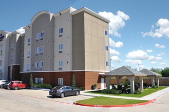 Candlewood Suites Bay City
