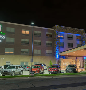 Holiday Inn Express & Suites Warsaw
