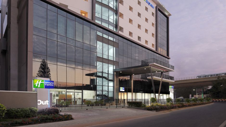 Holiday Inn Express Bengaluru Yeshwantpu Exterior