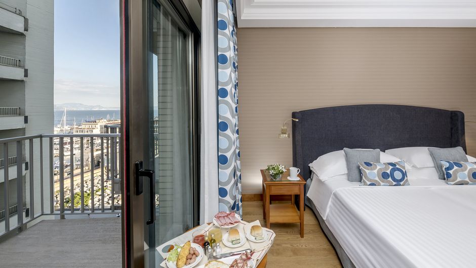 Hotel Royal Continental Room