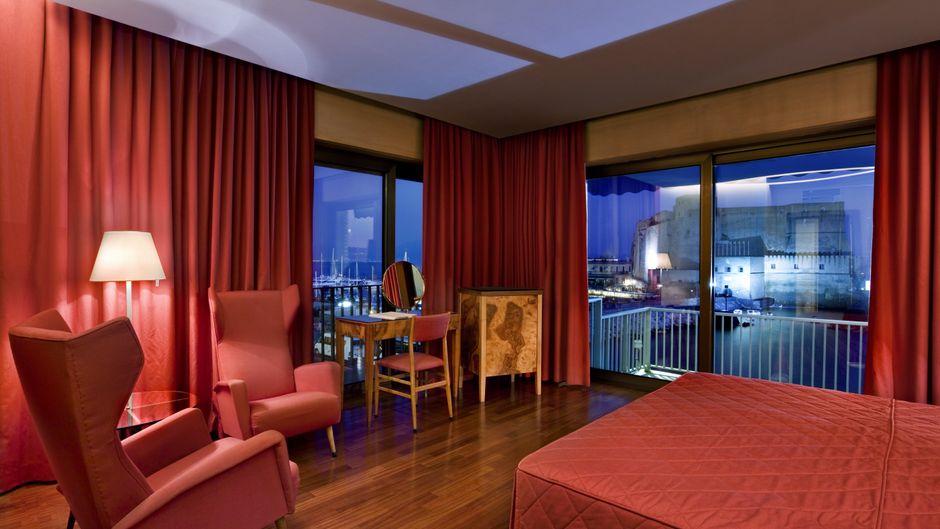 Hotel Royal Continental Room
