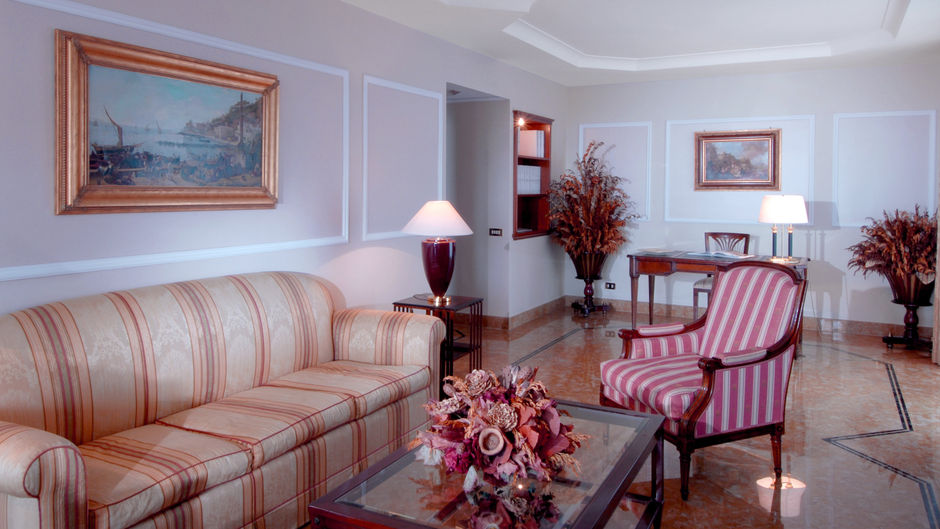 Hotel Royal Continental Suite