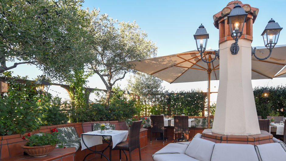 Hotel Diana Roof Garden Restaurant