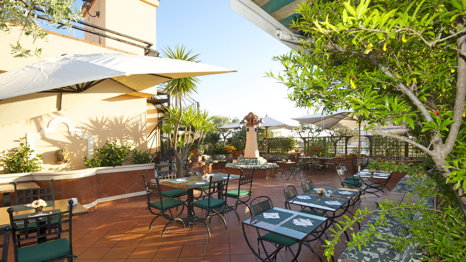Hotel Diana Roof Garden Restaurant