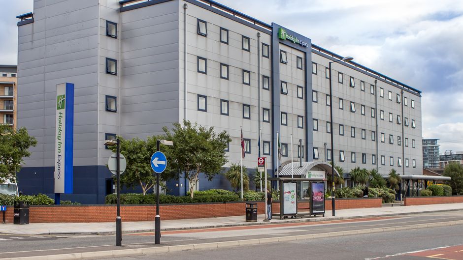 Holiday Inn Express Royal Docks Exterior
