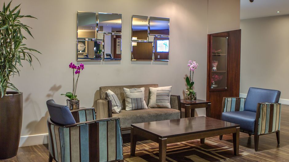 Holiday Inn Express Royal Docks Lobby