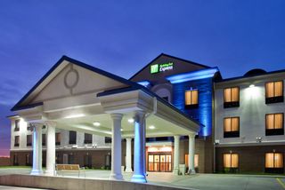 Holiday Inn Express & Suites McPherson